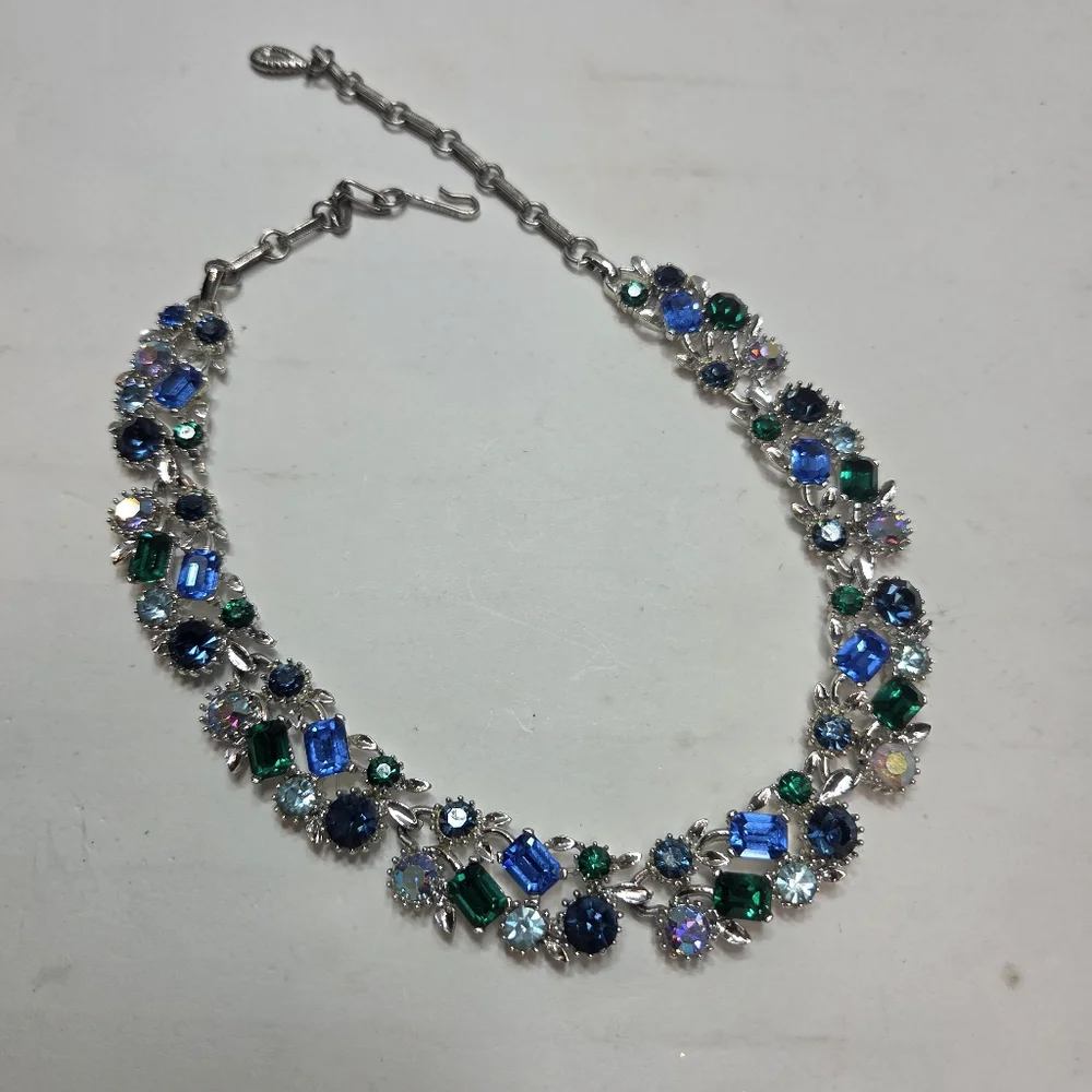 vtg Lisner blue green prong set rhinestone necklace mid century blingy signed - Picture 2 of 16